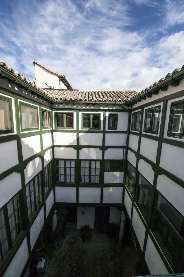 Atico Patio De La Plata Toledo Exterior foto